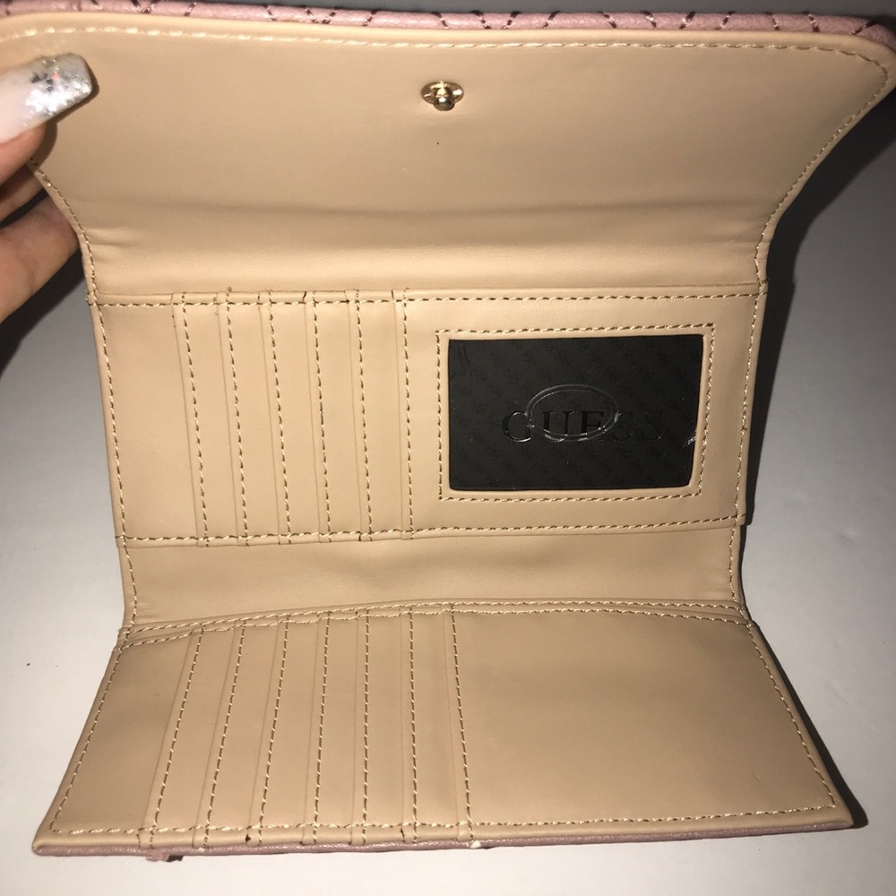 Guess - Pink Wallet - Picture 5 of 5